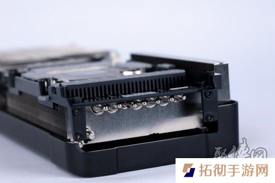 支持DLSS4，从“新”出发