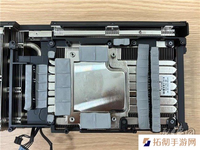 DLSS 4性能全力冲锋，耕升 GeForce RTX 5080 炫光 OC 值得你拥有！