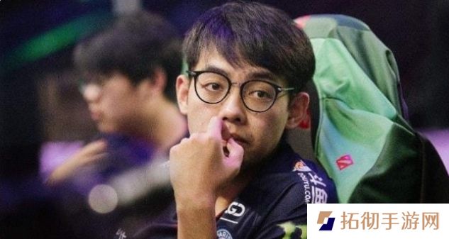 超哥表示自己配不上历史十大中单选手，只因没有TI冠军加持